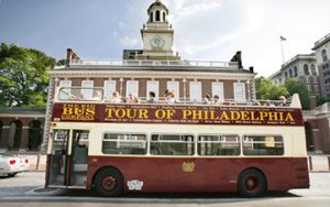 Big Bus Tours Philadelphia Passes Independence Hall 16 01 17 300x188